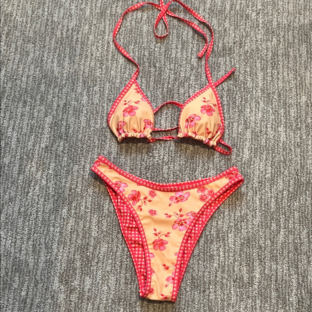 SHEIN- Floral Bikini Set with Pink Accents reversible size Small never worn